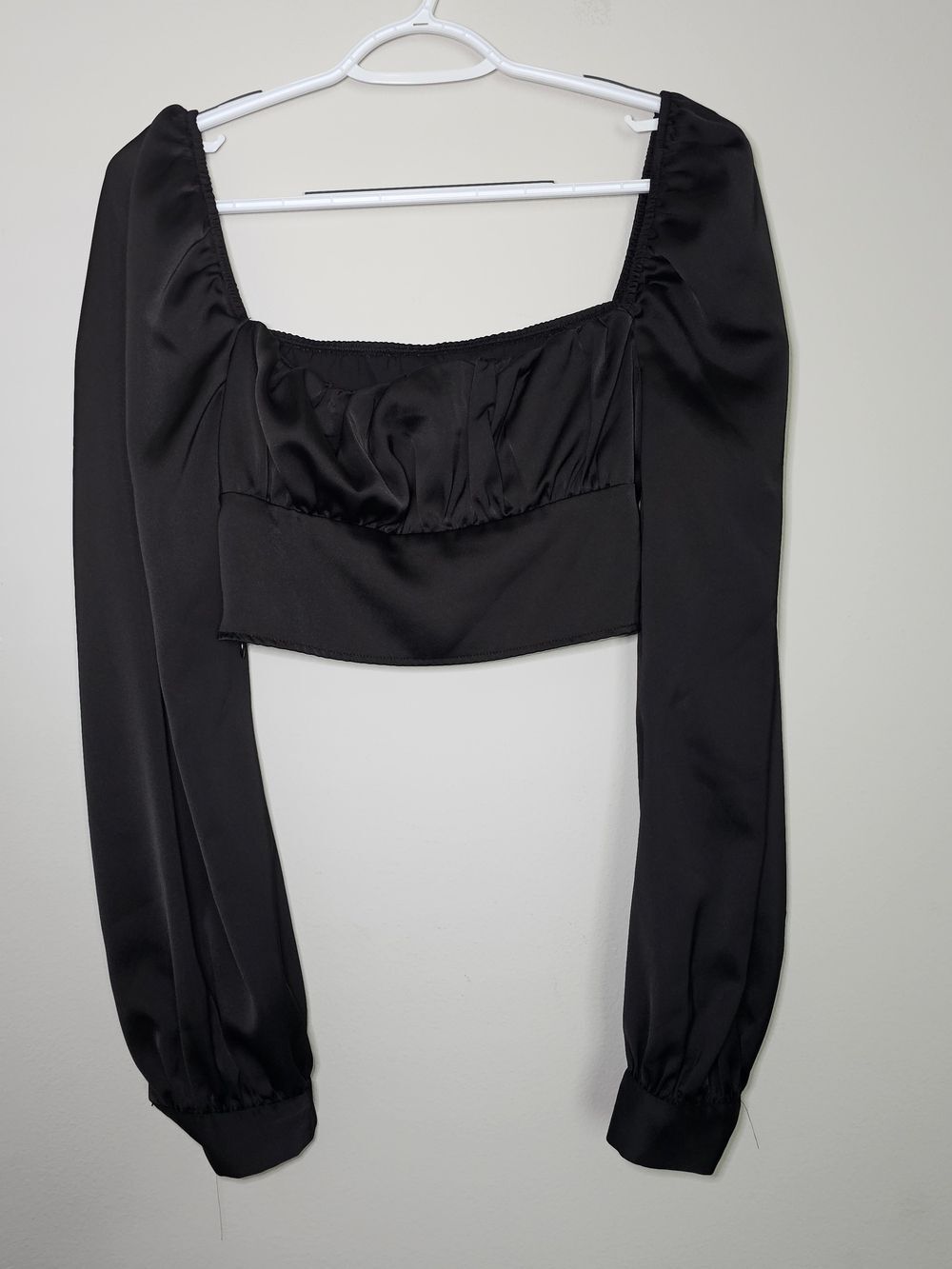Black Long Sleeve Satin Crop Top